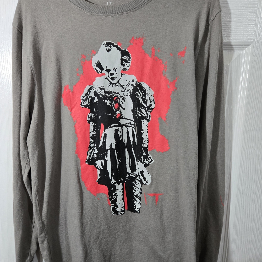 Chapter Gray and Red Graphic Long Sleeve Shirt